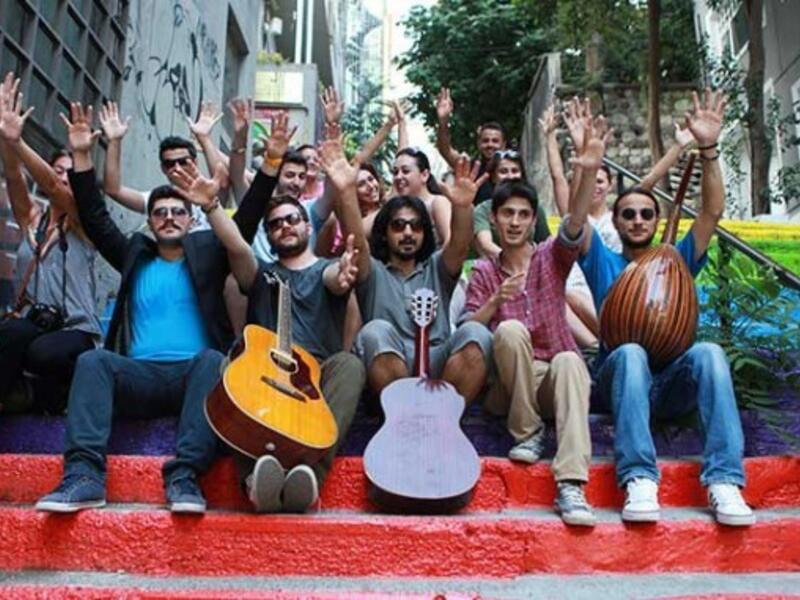 istanbul turkey cihangir street performers