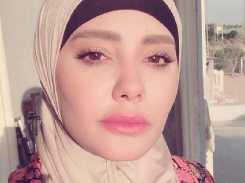 Actress Mai Al Qadi plays the role of an actress manager with a tough past in the series Mamnou Al Iqtirab 