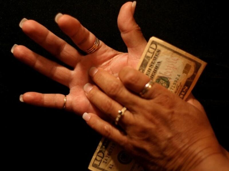 Itchy palms, An itch in the right hand could mean that a financial wind is blowing your way, , but if you scratch it, the green bills just disappear. An itch in the left palm means the exact opposite, that you will be probably heading to a downfall where your finances are concerned. (scoopempire.com)