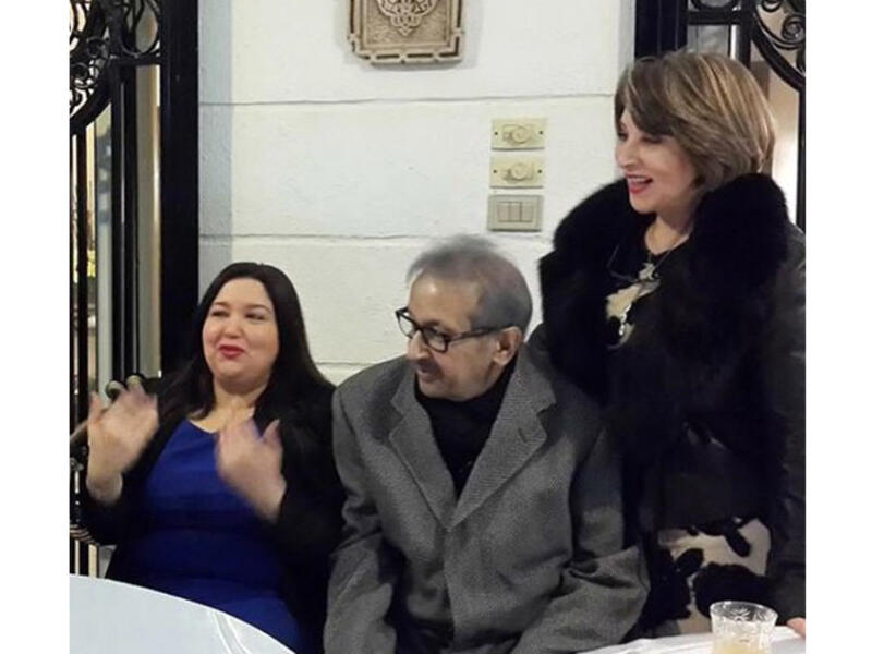 Nour El Sherif celebrates his daughter's engagement with the family. (Image: al-dastoor)
