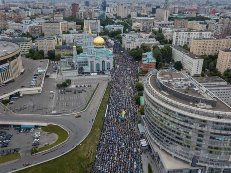 Muslims pray in the streets of Moscow near the central mosque on Eid el-Fitr. Islam is the second largest religion in Russia and the predominant religion of Caucasians and Turkic people. The country also hosts many Muslim migrant workers from Central Asia.