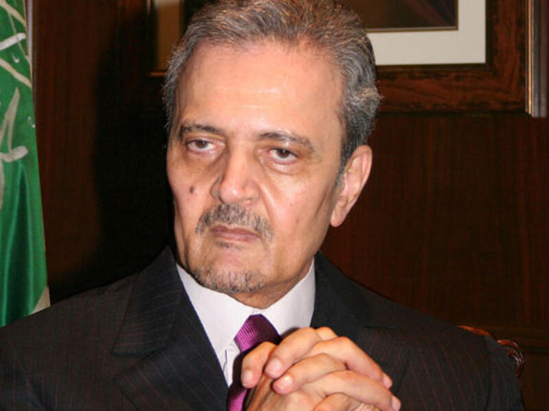 سعود الفيصل:
الذي تولى وزارة الخارجية السعودية منذ عام 1975، كان ممن أثار شارون استياءهم بجرائمه وعناده. وقد أشار إلى مسؤولية شارون عن مذبحة صبرا وشاتيلا ومواقفه المتعنتة من السلام في لقاء عام 2002 مؤكداً بأنه "يدفع الشرق الأوسط إلى شفير الهاوية".
