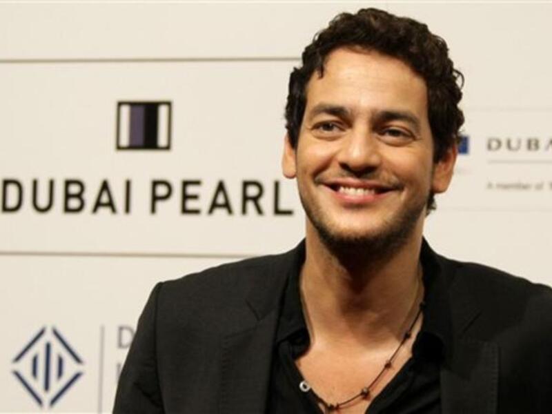 الممثل المصري خالد أبو النجا أثناء وصوله لحضور عرض الفيلم المصري "الخروج".