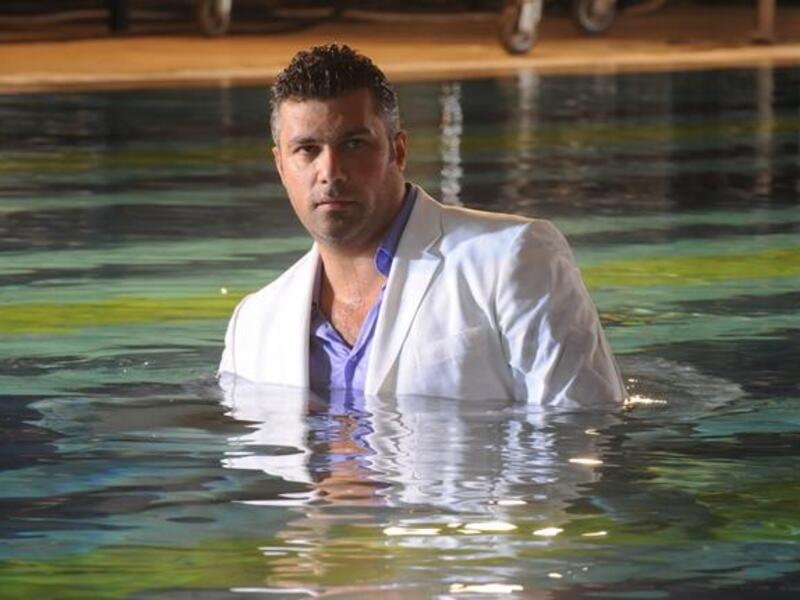 Lebanese artist ‘Fares Karam’ with his new single “Lamsheelak hafi.”
