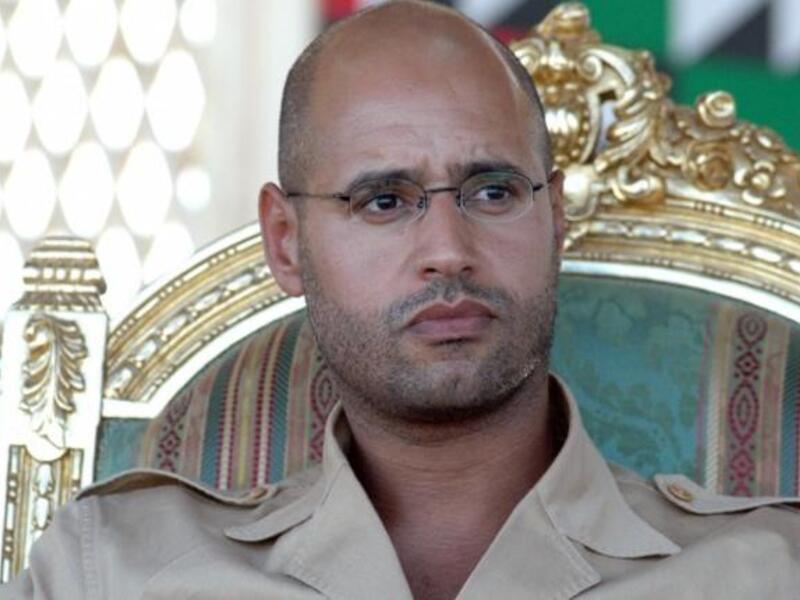 سيف الإسلام: أكبر أبنائه، يروج للإصلاح السياسى والاقتصادى والمنظمات غير الحكومية وكان على خلاف مع بعض أشقائه .