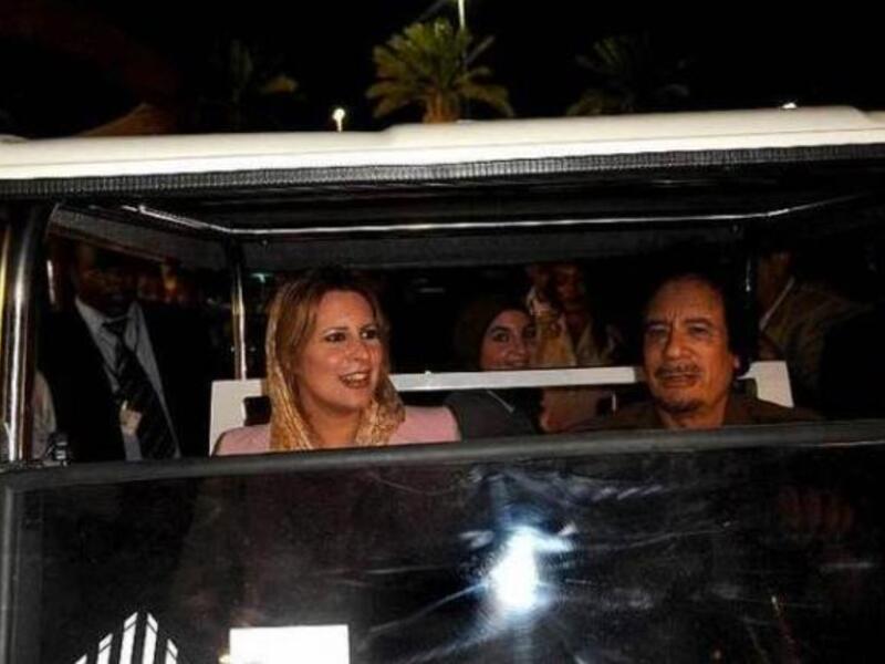 عائشة: الابنة الدلوعة للقذافي، وتقول عن والدها:"في كل الأحوال هو دوائي ضد أوجاعي وحصني ضد أحزاني".