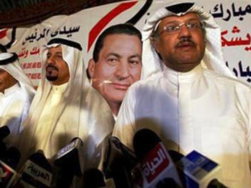 المحامون الكويتيون الذين تطوعوا للدفاع عن مبارك