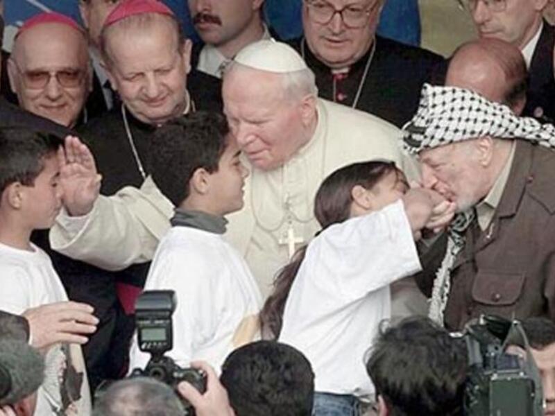 Pope does the Palestinian camp tour, 2000