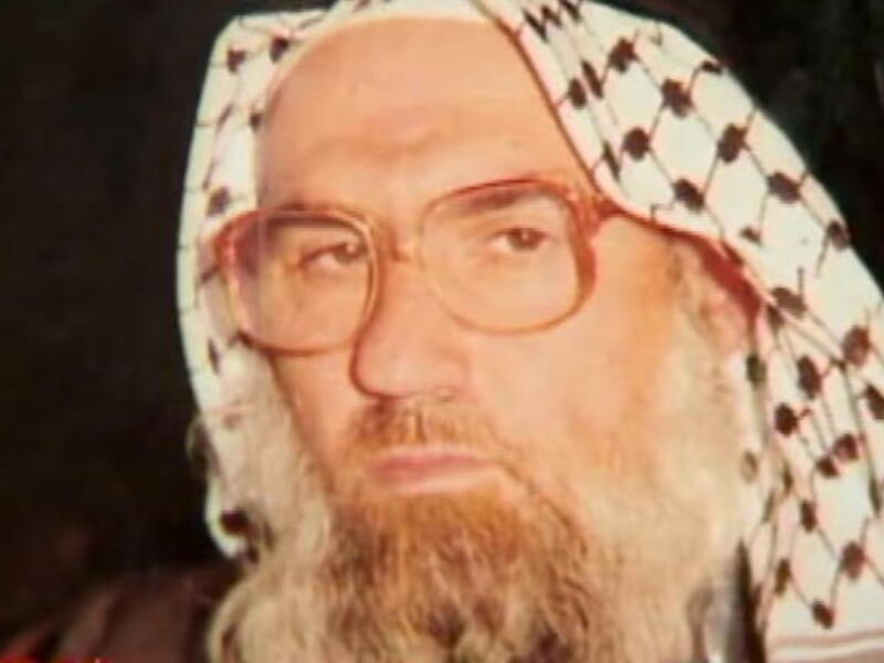 عبدالله عزام فلسطيني يعتبر الأب الروحي للأفغان العرب؛ عمل محاضرا في السعودية في السبعينيات وقد تتلمذ بن لادن على يده.