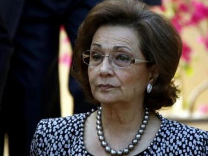 وأخيرا خرجت سوزان من السجن الذي دخلته إثر اتهامات بالفساد بعد أن وافقت على دفع 4 ملايين دولار للحكومة المصرية!.
