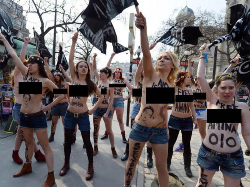 France Paris Topless Jihad