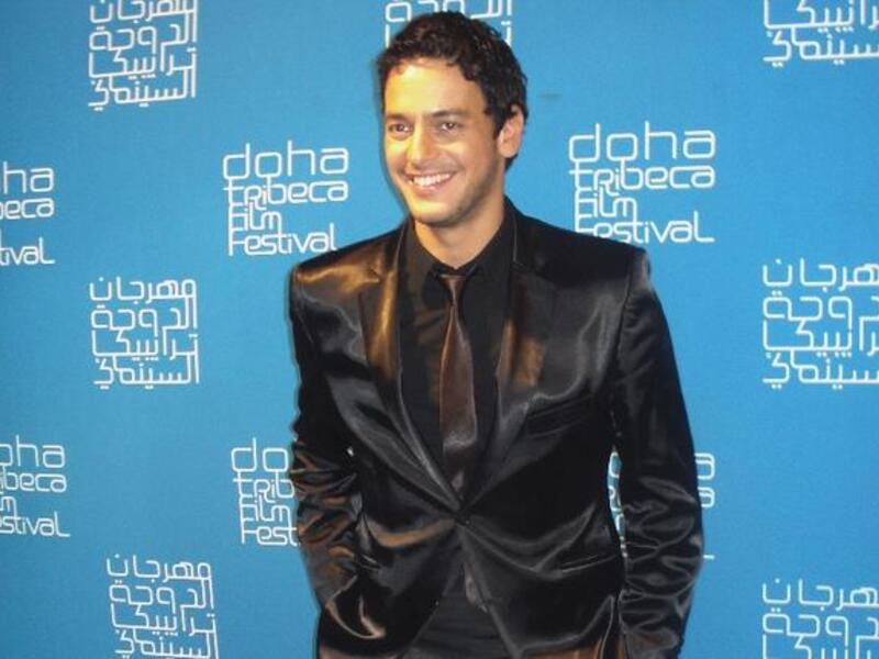 Artist ‘Khaled Abul Naga’ voted at ‘Al Orooba School’ and took his place in line patiently with the long queue of voters.