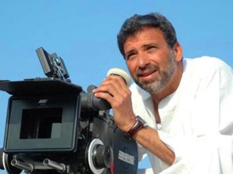 Director ‘Khaled Yousef’ announced that he would abstain from voting in the elections as his preferred party ‘Al Tayar al Nasiri’ is 
running in an alliance divided between Salafi affiliates and the Brotherhood. He professes openly to not supporting either 
Islamist camp. 