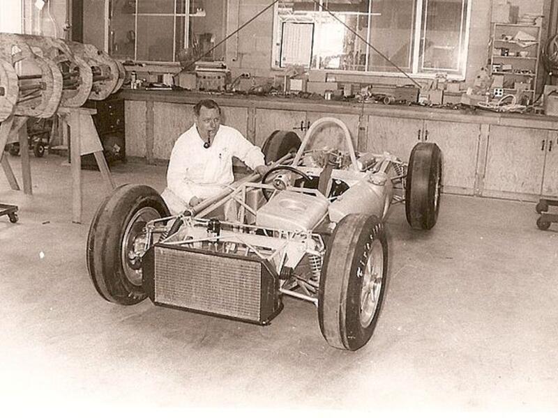 If you want to find your way around a car in Egyptian Arabic, you're going to need a French dictionary. The radiator is “radeeteer” ("radiateur"), the frame is “shaseh” ("chassis") and the gas pedal is “ekserateer” (from accélérateur). Less logically, the steering wheel is “dereksyoon” from the French for direction.