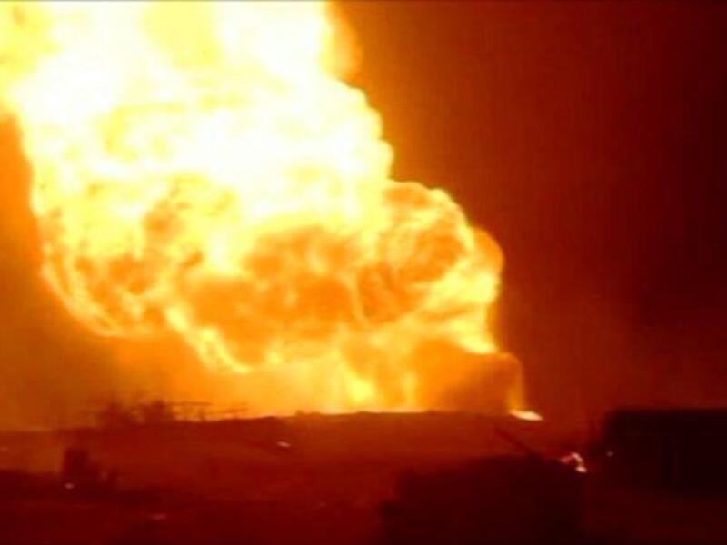 وفي مصر ما بعد مبارك؛ تعرض خط الغاز الذي يعتبر شريانا حيويا لتزويد إسرائيل بالغاز من مصر إلى التفجير من قبل ملثمين للمرة العاشرة منذ فبراير ٢٠١١. 