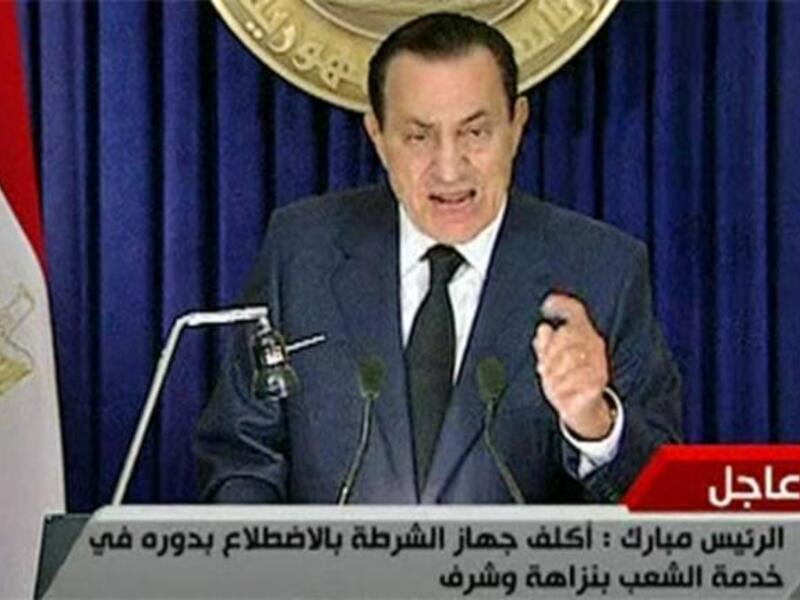 ظهرالرئيس المصري السابق حسني مبارك ٣ مرات على شاشات التلفاز قبل أن يعلن نبأ تنحيه عن الحكم بواسطة نائبه عمر سليمان في ١١ فبراير. لم يصرح مبارك برغبته في التنحي عن السلطة إلى أن أرغمته الاحتجاجات الشعبية ضده على ذلك. 