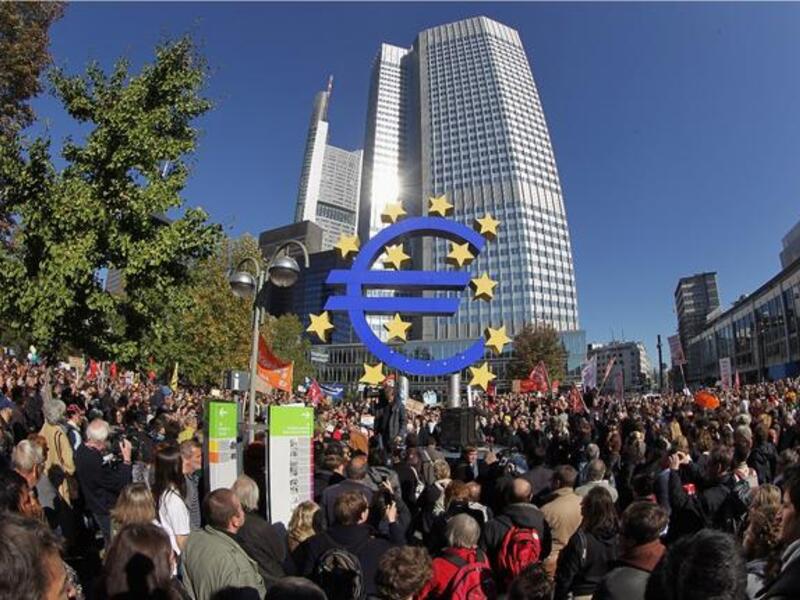 Germany rushes in. While abstaining from the first rounds of Spring & Summer rioting, Germany is making up for lost time
with its widespread weekend protests. Other new members to Global Protest club included Tokyo, in the march 
against greed. 


