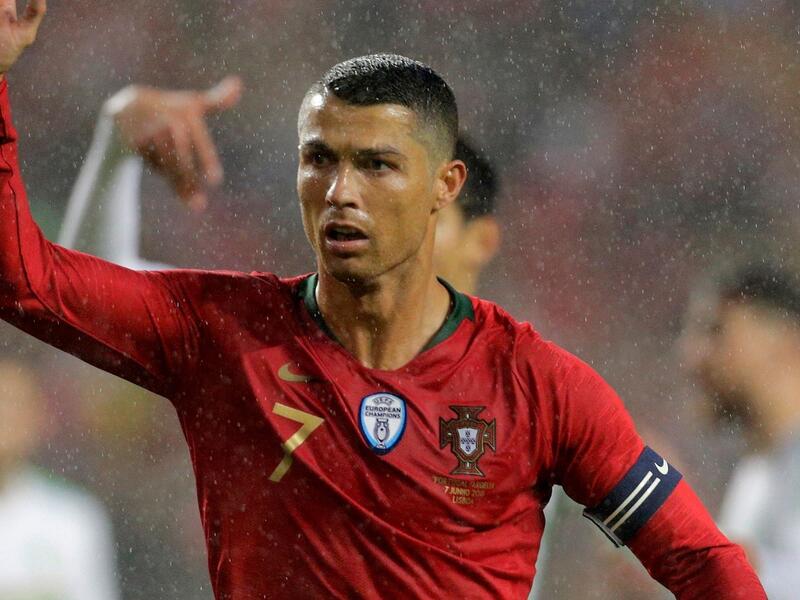 المهاجم البرتغالي كريستيانو رونالدو (ريال مدريد ويوفنتوس)