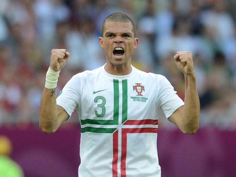 المدافع البرتغالي بيبي: ولد في البرازيل إلا أنه اختار الدفاع عن ألوان منتخب برازيليي أوروبا.