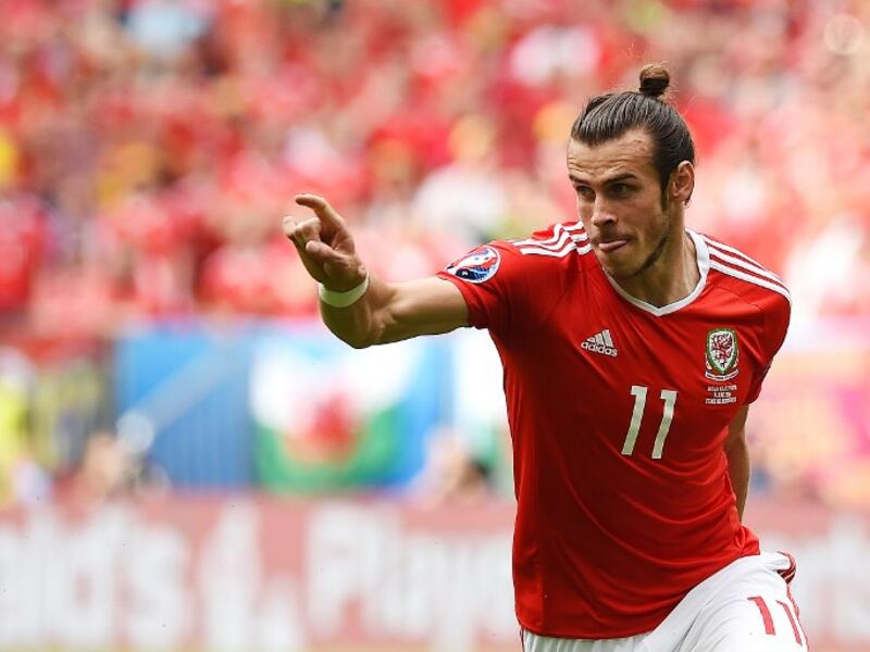 الجناح الويلزي غاريث بايل (ريال مدريد) بطول 183 سم.