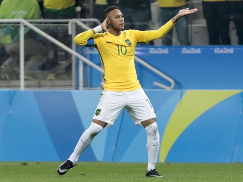 المركز الثالث: المهاجم البرازيلي نيمار (برشلونة) - مجموع المداخيل: 37.5 مليون دولار منها 14.5 كراتب سنوي.