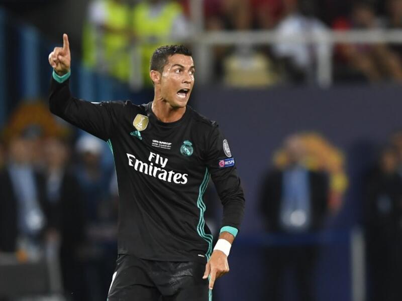 كأس السوبر الإسباني: يتمثل التحدي الأول لرونالدو بضرب البارسا في الكلاسيكو القادم لتعويض الهزيمة الرسمية الأخيرة التي كان بطلها ليونيل ميسي بهدفه القاتل الموسم الماضي، وكانت مشاركة البرتغالي لدقائق في كأس السوبر الأوروبي مهمة حتى يدخل أجواء المباريات قبل التحدي الأول.