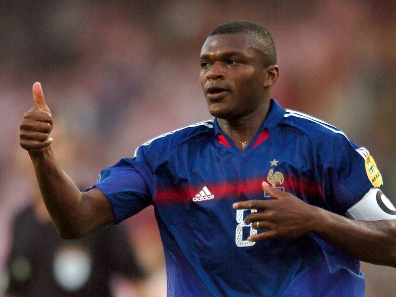 المدافع الفرنسي مارسيل دوسايي: من أصول غانية، إلا أنه فضل تمثيل منتخب الديوك.