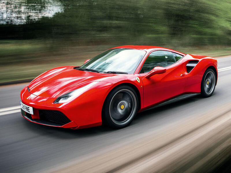 2- فيراري 488 جي تي بي (Ferrari 488 GTB)