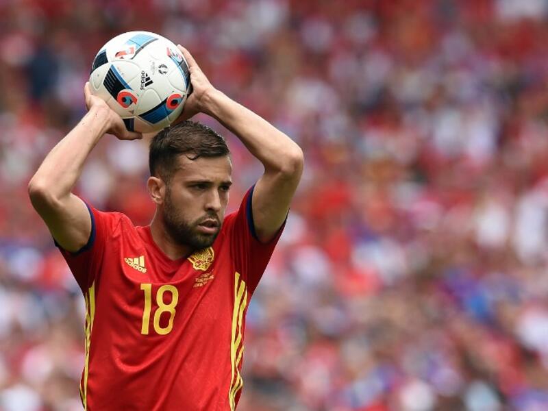 الظهير جوردي آلبا (إسبانيا)