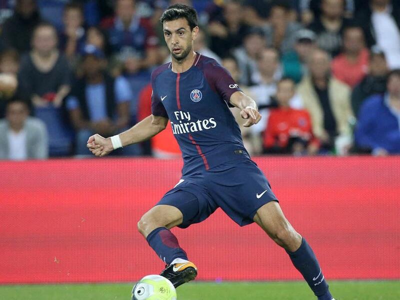 لاعب الوسط الأرجنتيني خافيير باستوري: من باريس سان جيرمان إلى إشبيلية
