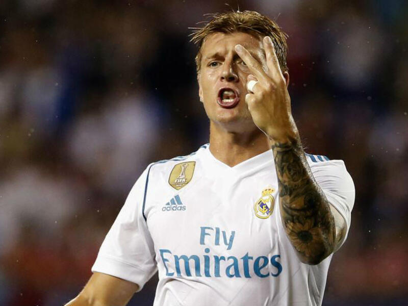لخط الوسط: الألماني توني كروس (ريال مدريد)
