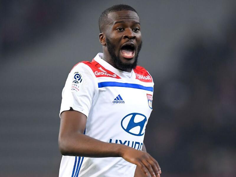 10. لاعب الوسط الفرنسي تانغوي ندومبيلي (ليون) 118 مراوغة بنسبة نجاح 68%.