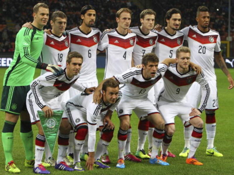 منتخب ألمانيا: الفائز بكأس العالم 3 مرات والذي يضم في صفوفه أبرز لاعبي العالم على المستوى الجماعي، والمعروف بقدرته على بلوغ الأدوار النهائية حتى في أسوأ ظروفه، يقود الجيل الحالي نجوم من أمثال فيليب لام وماركو رويس. 