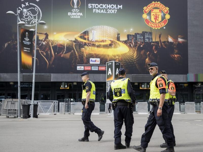 جانب من الاستعدادات الأمنية لمباراة نهائي الدوري الأوروبي (يوروبا ليغ) بين مانشستر يونايتد الإنجليزي وأياكس أمستردام الهولندي على ملعب فريندز آرينا في ستوكهولم.