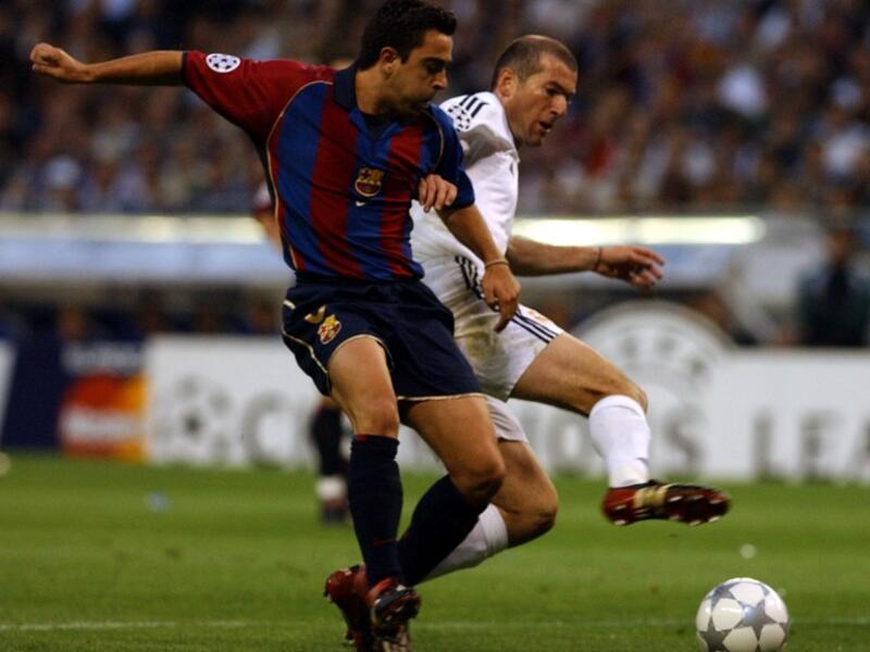 ذهاب نصف نهائي نسخة 2002 (برشلونة 0-2 ريال مدريد): سقط البارسا على أرضه بهدفي زين الدين زيدان وستيف ماكمانمان في موسم أنهاء الريال بالتتويج باللقب في مواجهة كانت الأولى بين الغريمين ضمن البطولة منذ 1960.