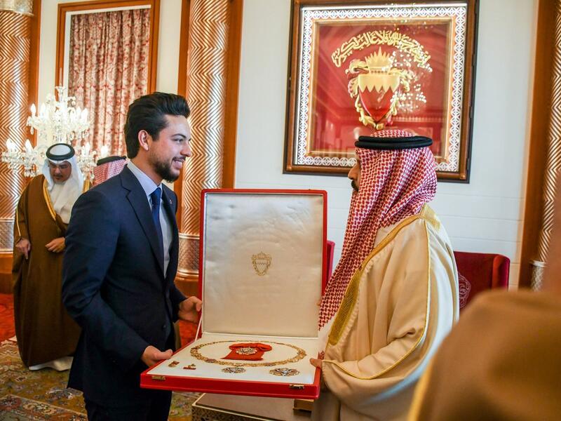 King Hamad bin Isa Al Khalifa of Bahrain bestows the King Hamad Order of the Renaissance 1st class (Wisam al Nahda) on Crown Prince Al Hussein bin Abdullah II.m(Twitter/@RHCJO)