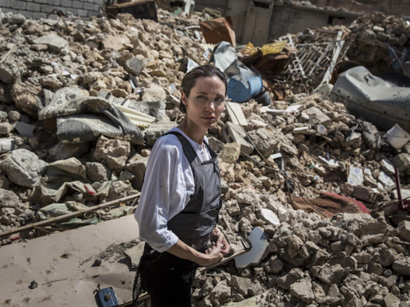 UNHCR Special Envoy Angelina Jolie visits the Old City in West Mosul during a visit to Iraq, on June 16, 2018. (AFP/UNHCR/Andrew McConnell)