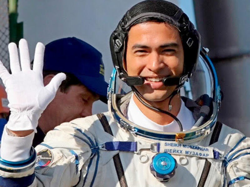 How do you fast during sunlight hours in outer space? When Sheikh Muszafah Shukor set off in a rocket during Ramadan, clerics had to come up with some new rules. Otherwise, whilst orbiting the Earth, he would’ve had to pray 80 times a day! Since being launched off the planet definitely counts as travel, he didn’t have to fast, but he tried.