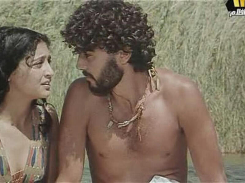 حنان ترك: رفضت مشاهد القبلات في فيلم "المهاجر" وهو ما أغضب مخرج الفيلم يوسف شاهين وطردها من مكتبه، ولكن بعد تعرضه لأزمة صحية ودخوله المستشفى حاولت حنان ترك مصالحته بالموافقة على الفيلم ووافقت كذلك على مشاهد القبلات، ولكنها ندمت.