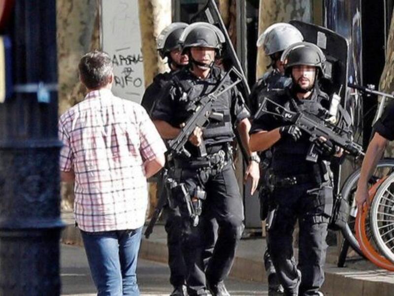 اكتشفت الشرطة الإسبانية أن الخلية الإرهابية التي نفذت هجومي برشلونة وكامبريلس والمكونة من 12 عضوًا كانت قد جمعت 120 عبوة غاز بوتان السريع الاشتعال لاستخدامها في عملياتها.