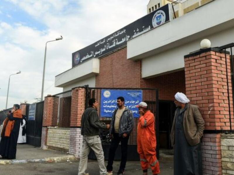 نُقلت بعض الحالات الحرجة  إلى مستشفيات الإسماعيلية، على الجانب الآخر من قناة السويس، لعدم توافر الإمكانات الطبية المناسبة.