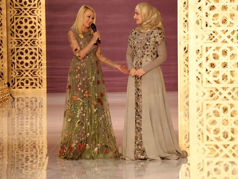 وكانت المصممة عايشة قبل 5 سنوات قد اختتمت حفظ القرآن الكريم خلال عامين، كما أنها شاركت في الكثير من مسابقات الحفظة داخل الشيشان وخارجها، وأدت امتحان قراءة وحفظ القرآن أمام لجنة دولية.
