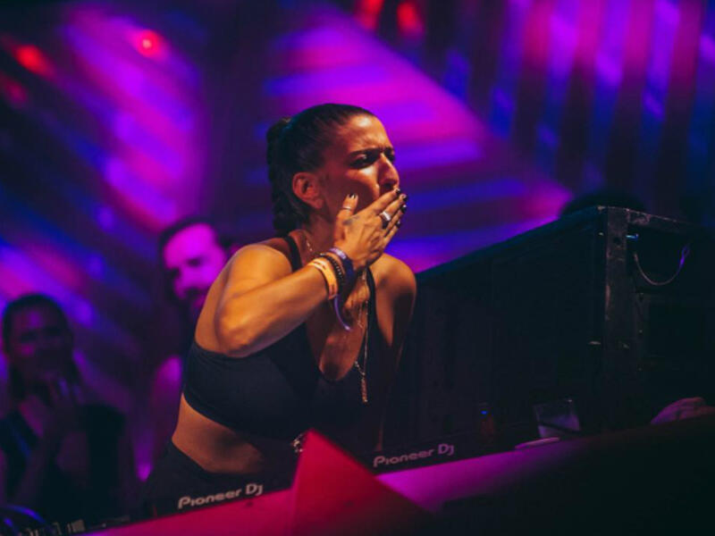 Ashibah is a Danish Egyptian DJ singer and producer that is leaving her mark on the international music 