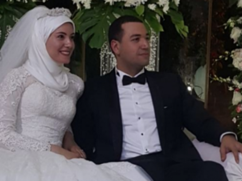 بعد زواج دام حوالي 6 أشهر أعلنت المرشدة السياحية، بسنت نور الدين، انفصالها عن الداعية الإسلامي معز مسعود