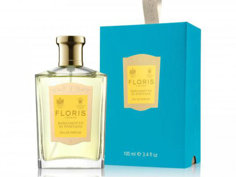 العطر: قدمت ماركة Floris الماركة المفضلة لدى الملكة إليزابيث الثانية عطرًا صمم خصيصًا للسيدة ماركل ليكون لها عطر خاص يوم زفافها.