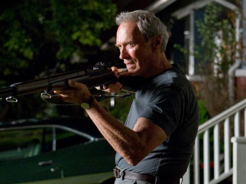 كلينت إيستوود: يعتبره صناع السينما الأمريكية واحدًا من رموزها المميزة، حائز على جائزة الأوسكار 4 مرات، اثنتين عن أفضل مخرج واثنتين عن أفضل فيلم، انضم إلى الحزب الجمهوري وفاز بمنصب حاكم الولاية، كما كان أحد القائمين على حملة المرشح الجمهوري ميت رومني في انتخابات 2012.
