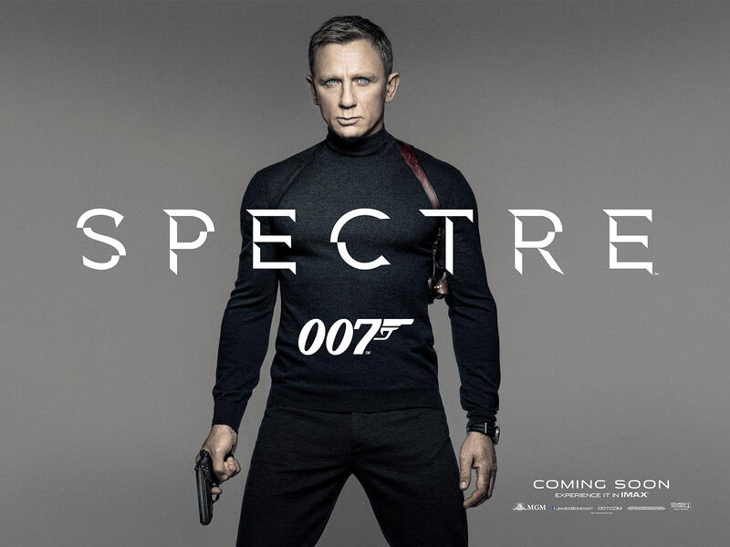 Daniel Craig pushes European governments to take care of the migrant crisis in Europe.