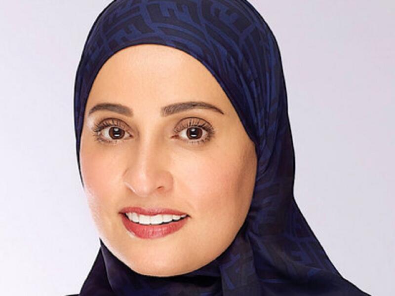 تعيين عهود الرومي وزيرة دولة للسعادة، وذكر حاكم دبي عبر حسابه في تويتر أن السعادة في دولتنا ليست أمنية بل ستكون هناك خطط ومشاريع وبرامج ومؤشرات وستكون جزءا من عمل كافة وزاراتنا وجزءا من أسلوب حياتنا. لدى الرومي خبرة واسعة في مجالات الاقتصاد والتطوير الحكومي 