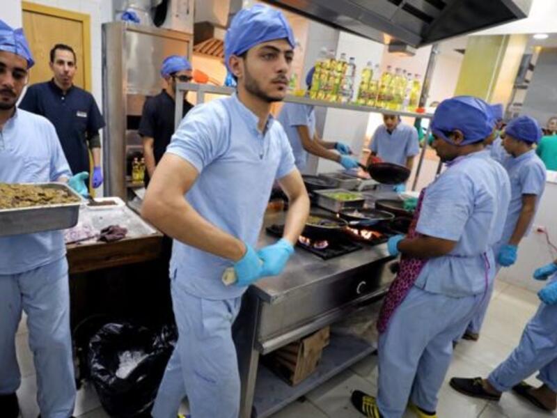 الفكرة ببساطة تتلخص في قيام عدد من الأصدقاء بتأسيس شركة بسيطة لإنشاء مطعم متخصص للكبدة باعتبارها من أشهر الأكلات الشعبية المميزة التي تلقى قبولًا لدى شرائح كثيرة من الشعب المصري.