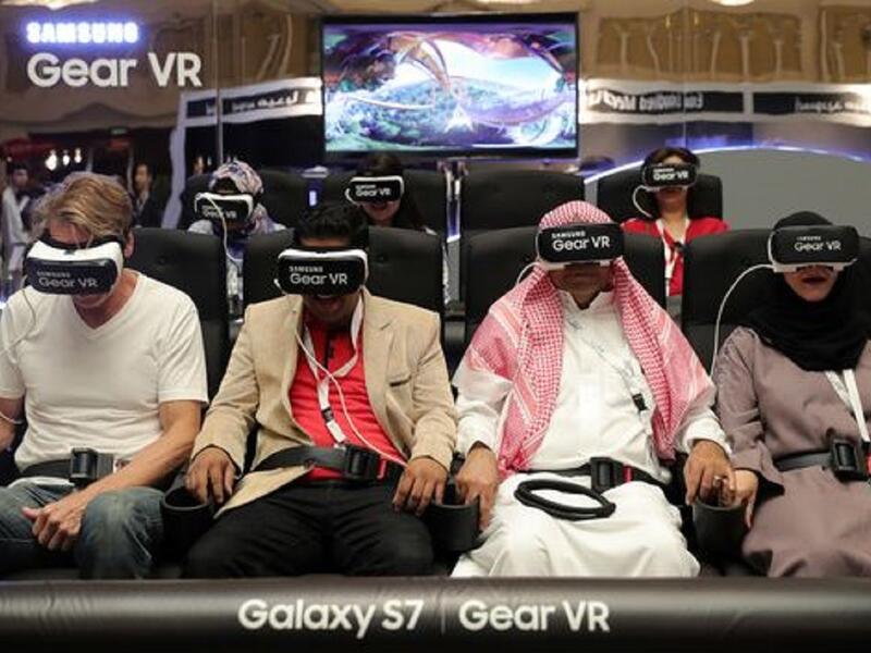 يتيح المهرجان تجربة مشاهدة أحدث أفلام الواقع الافتراضي بشكل جديد كليًا، إذ تشارك 10 أفلام من أقوى إنتاجات هذه التقنية في العالم، منها 5 أفلام تُعرض للمرّة الأولى عالميًا.
